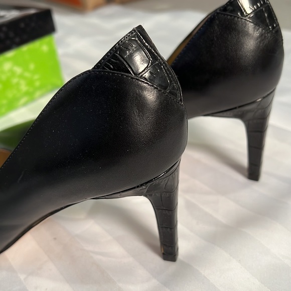 Black leather heels - Picture 3 of 5